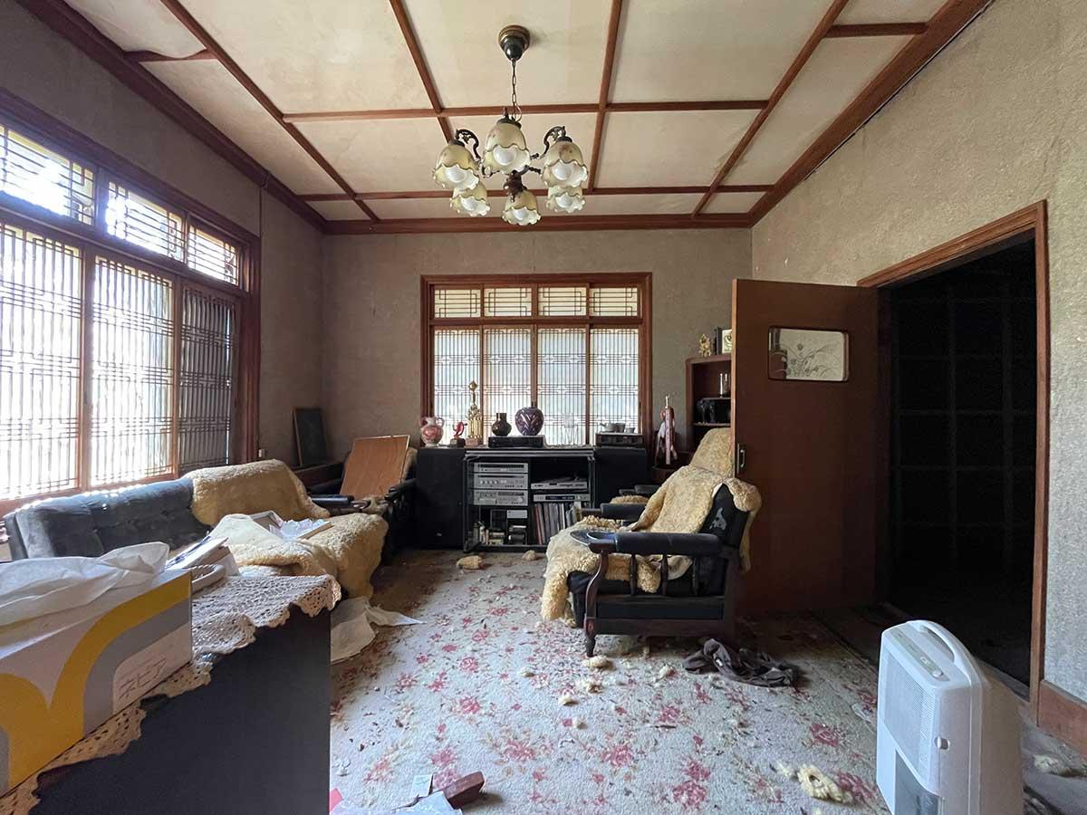 神戸市北区鈴蘭台西町の売買物件/三角屋根の中の洋室。雰囲気が最高です。