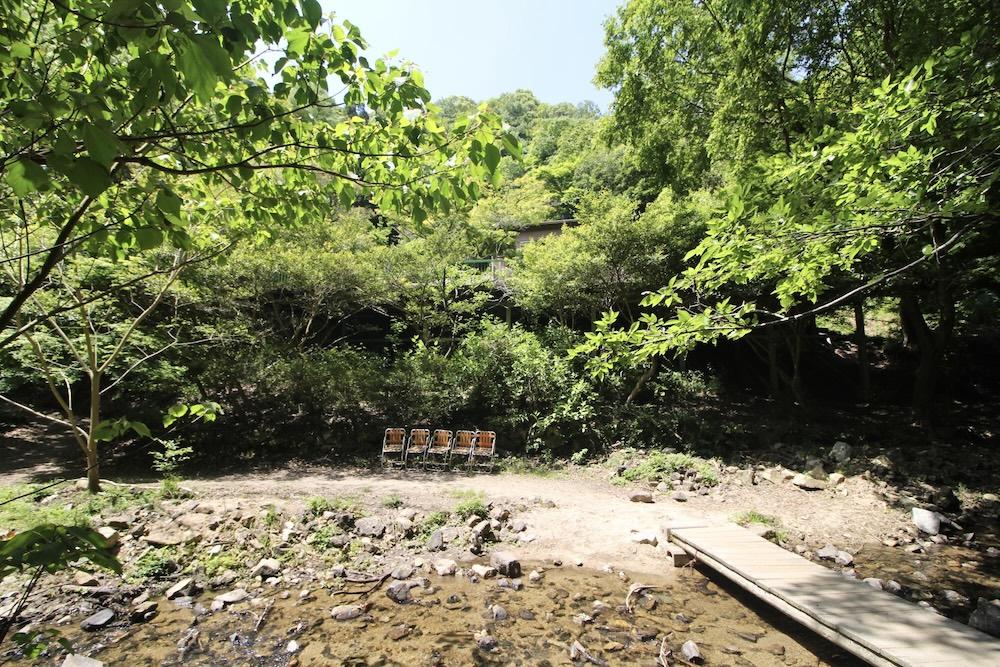 神戸市中央区神戸港地方字再度谷の売買物件/せせらぎに癒される、物件前の清流