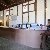 丹波篠山市日置の賃貸物件/ピンクベージュのカウンターが洗練さを演出