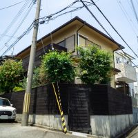 宝塚市仁川台の売買物件/南東角地に佇む戸建