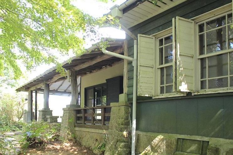 神戸市灘区六甲山町北六甲の売買物件/山頂の森に和洋折衷の平屋