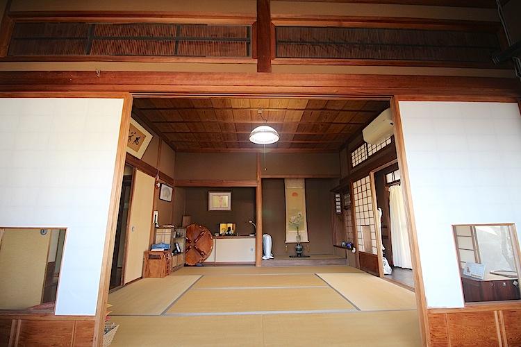 神戸市北区鈴蘭台北町の売買物件/広間も風情があります