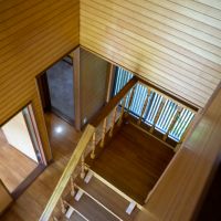 神戸市北区大池見山台の売買物件/2階洋室から吹き抜けを見下ろす