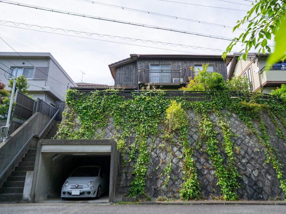 神戸市北区大池見山台の売買物件/掘り込み車庫に1台駐車可能