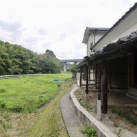 神戸市須磨区白川の賃貸物件/ここにベンチなどを設け、テイクアウト後の飲食スペースとして利用するのも良さそう