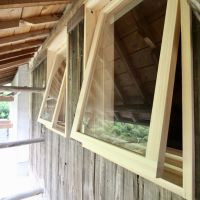 神戸市須磨区白川の賃貸物件/愛らしい木窓