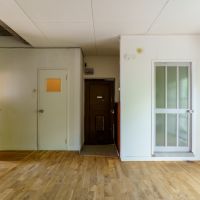 神戸市東灘区森北町の賃貸物件/レトロな建具が残る