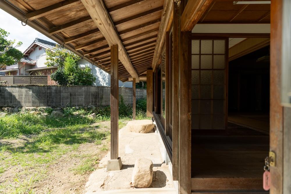 神戸市北区有野町唐櫃の売買物件/深い軒と縁側
