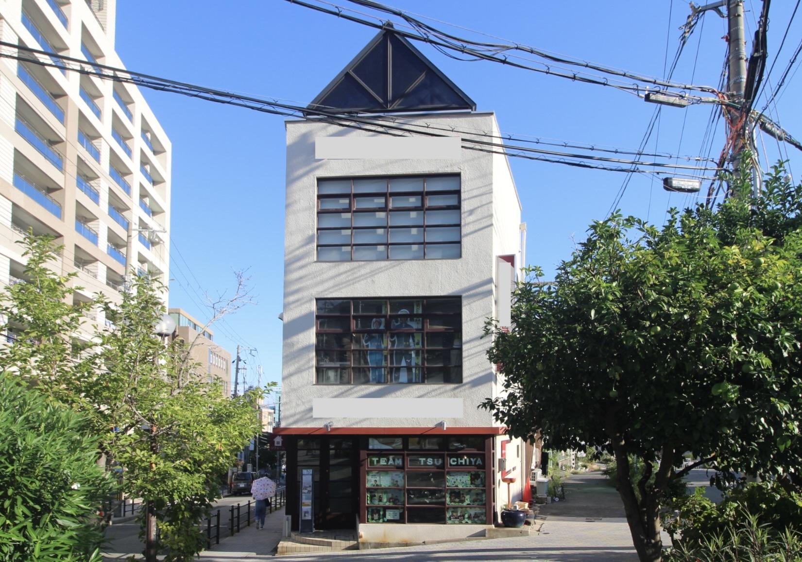 神戸市灘区山田町の売買物件/三角屋根が目を引く、六甲駅近くのあのレトロビル