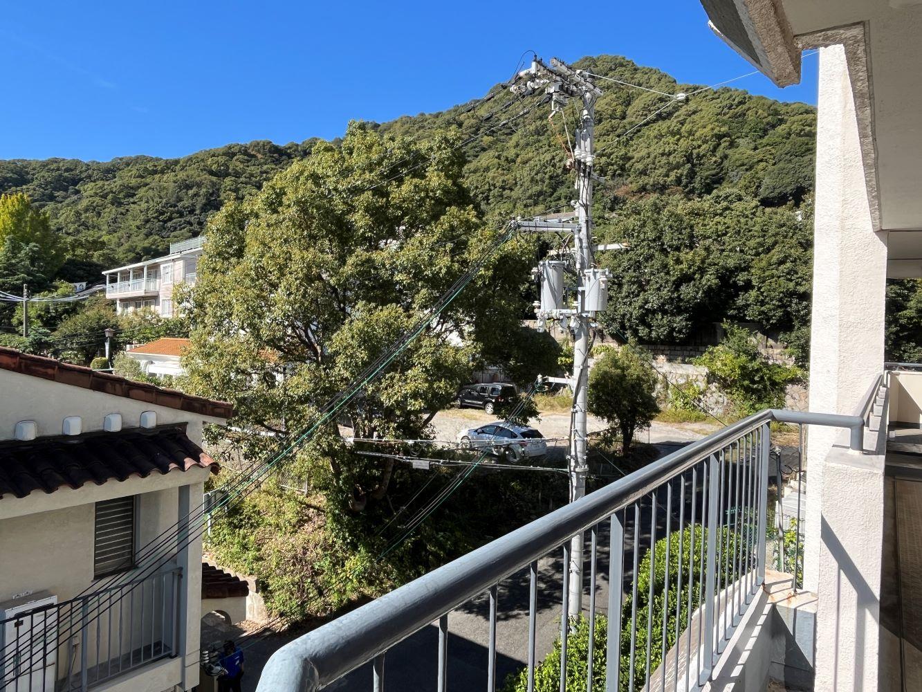 神戸市中央区北野町の賃貸物件/バルコニーからは山の風景も