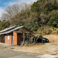 神戸市北区淡河町萩原の売買物件/駐車スペースは縦列で2〜3台程停められます
