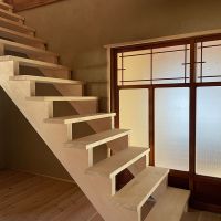 神戸市西区神出町田井の売買物件/階段と建具