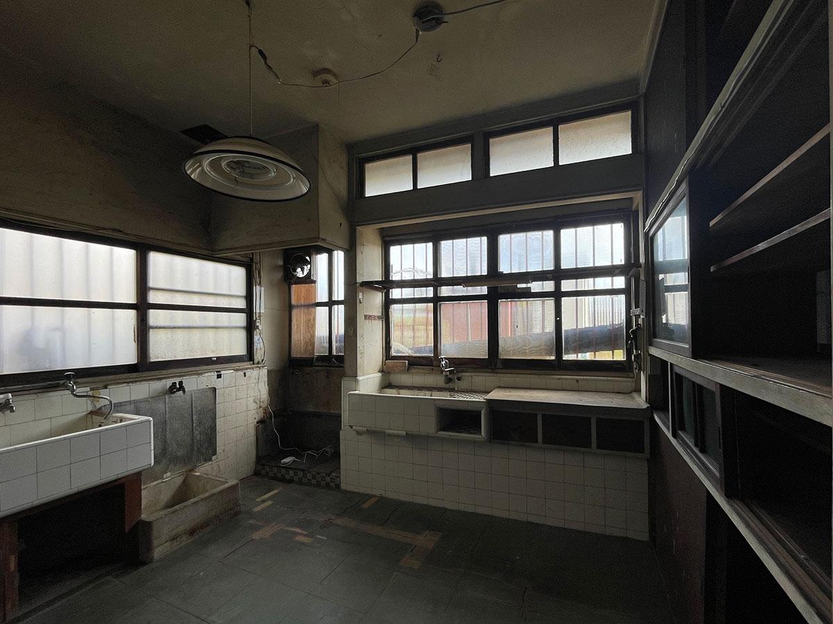 神戸市西区岩岡町岩岡の売買物件/台所