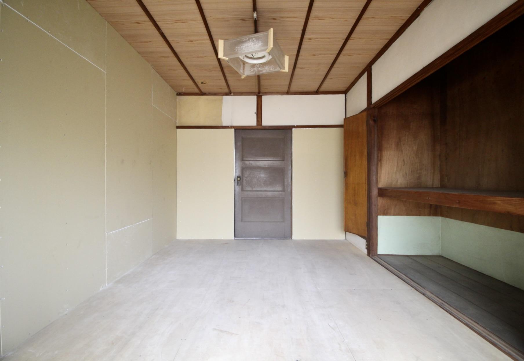 神戸市長田区東尻池町の賃貸物件/仕上げしてない素地の部屋