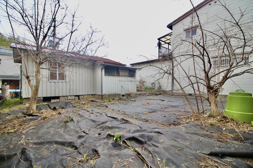 神戸市垂水区塩屋台の売買物件/元々畑として使われていたので、防草シートを取り除けば、すぐに耕して畑として利用できます
