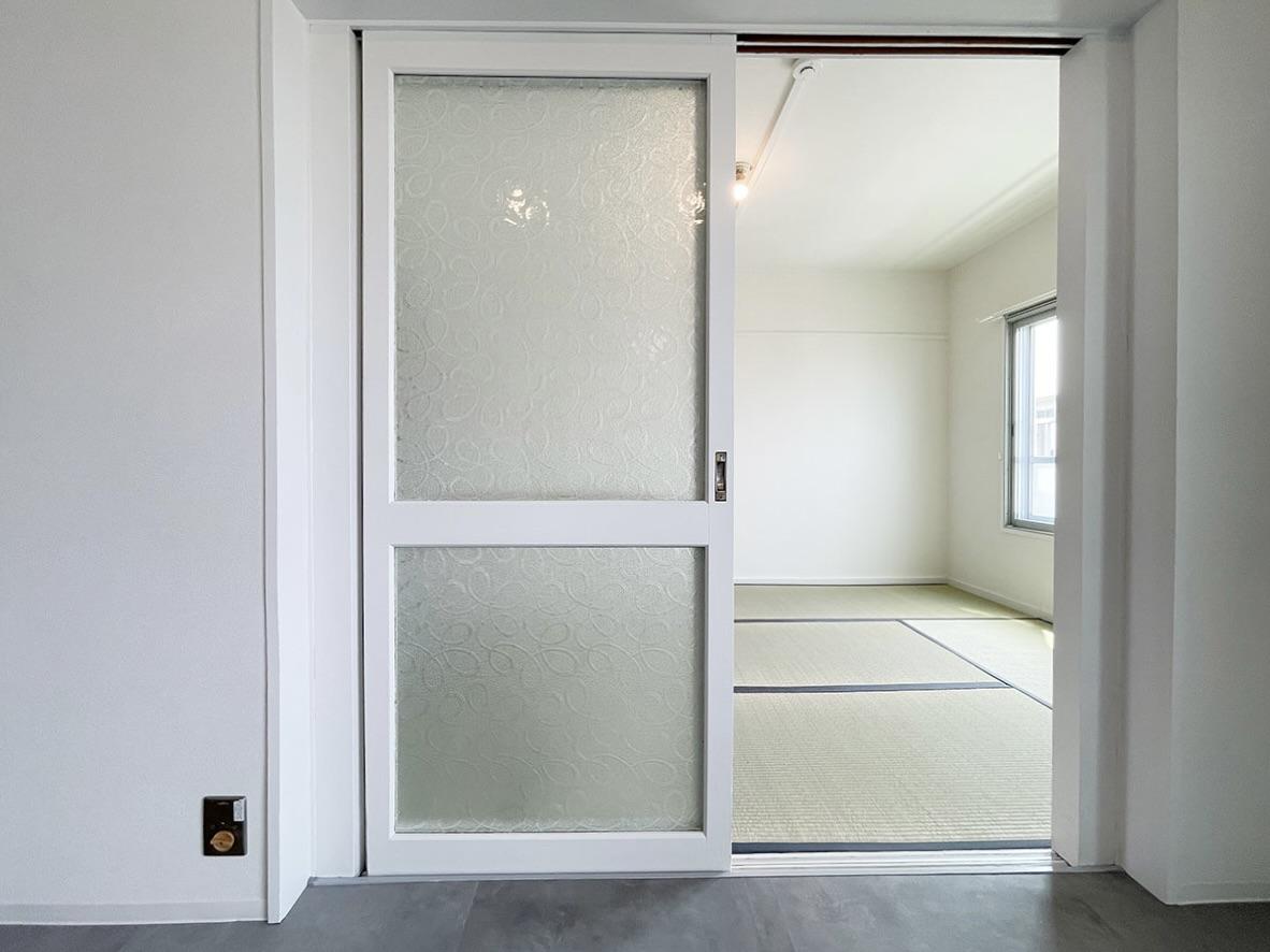 神戸市垂水区青山台の賃貸物件/当時の建具、磨りガラスがかわいい
