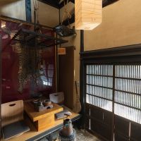 神戸市北区有野町唐櫃の売買物件/玄関入ってすぐに小さな囲炉裏風スペース