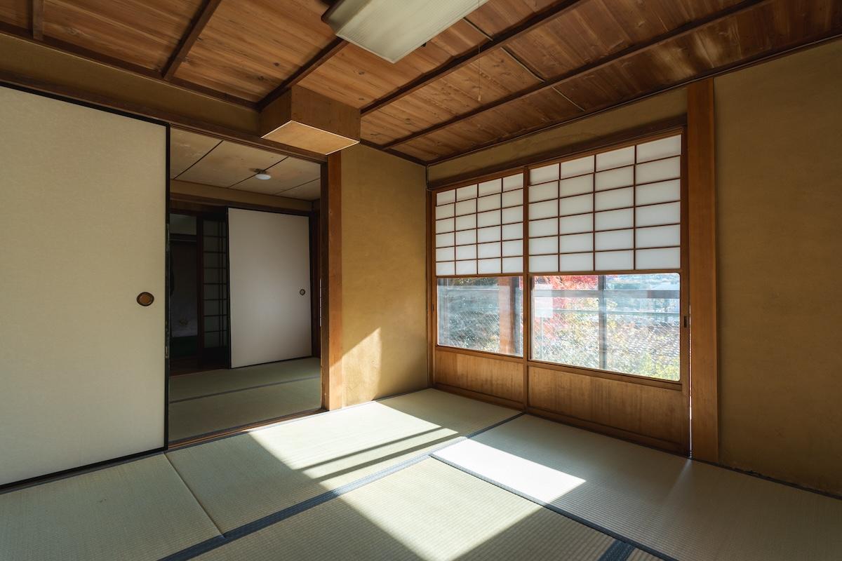 神戸市北区鈴蘭台西町の売買物件/1階の内露地から茶室へ