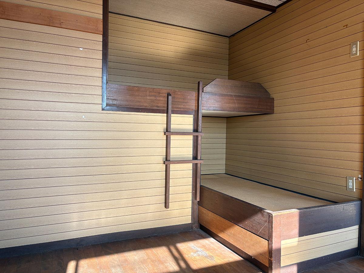 神戸市垂水区美山台の売買物件/2F洋室の造作2段ベッド