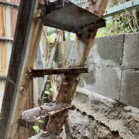 神戸市兵庫区熊野町の賃貸物件/ものみやぐらへと続く外階段