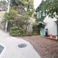 神戸市中央区北野町の賃貸物件/この細い路地も、北野らしく味があります。