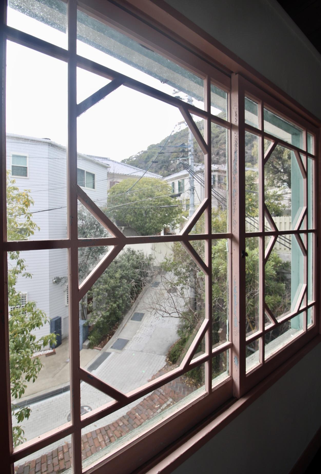 神戸市中央区北野町の賃貸物件/この木製サッシの意匠。もはや説明不要。