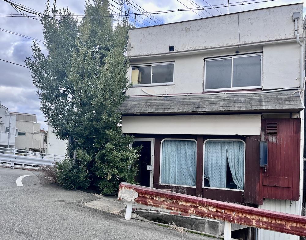 神戸市灘区篠原中町の売買物件/六甲の住宅街に残る、静かな喫茶の面影。