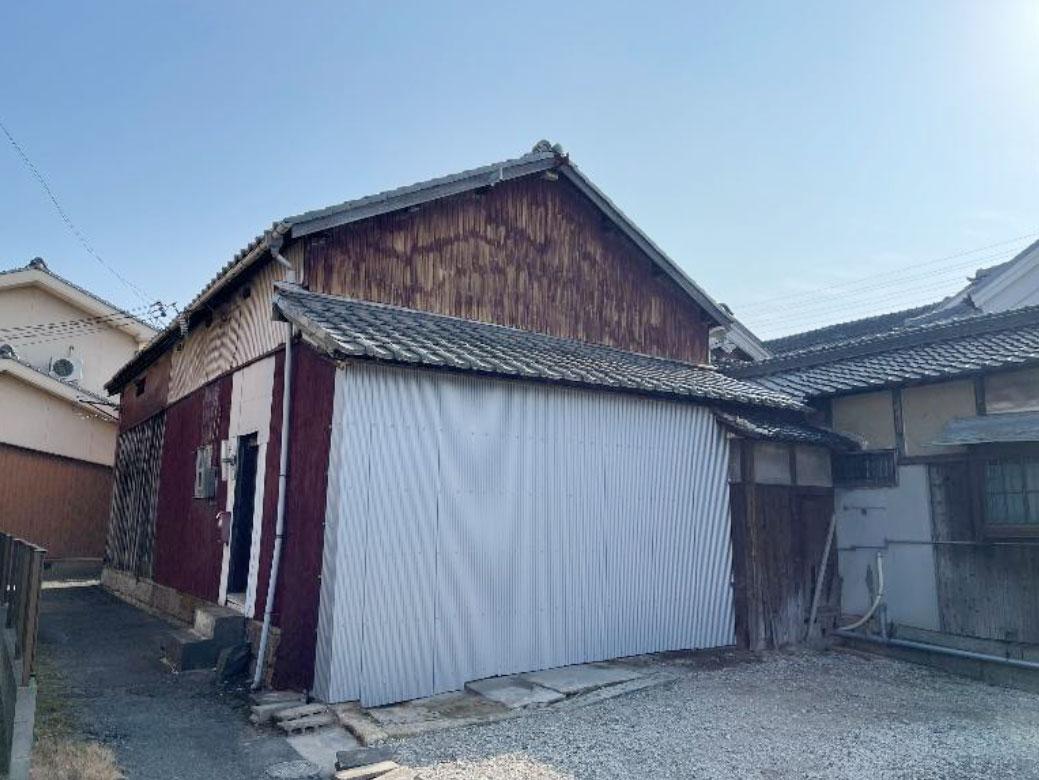 姫路市大津区吉美の賃貸物件/外観、2台分の駐車スペース付き