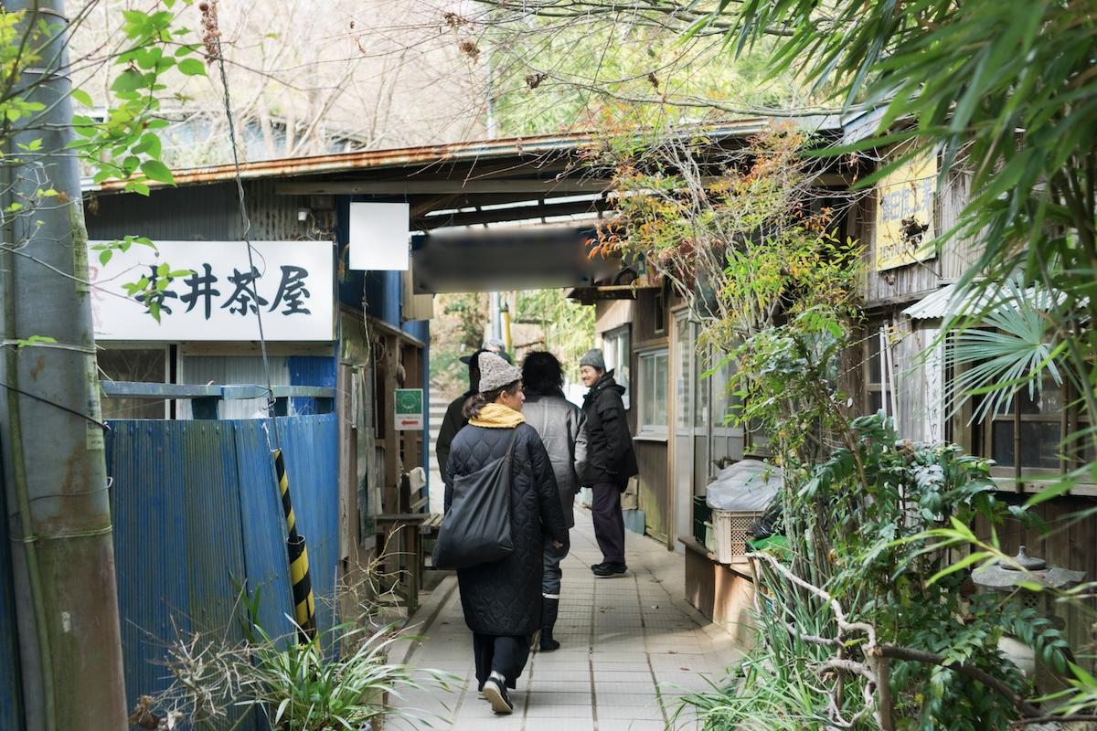 神戸市長田区高取山町の売買物件/すぐ裏には、複数軒の茶屋が営業している高取山が