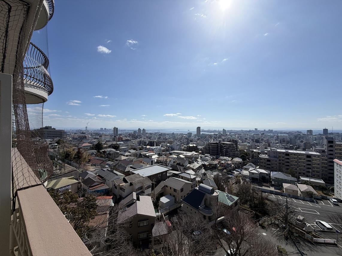 神戸市中央区葺合町字蝉山の売買物件/街の向こうに海も見える