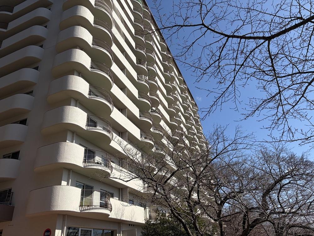 神戸市中央区葺合町字蝉山の売買物件/重厚感ある外観