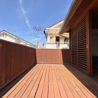 明石市西明石北町の売買物件/2Fウッドデッキのバルコニー