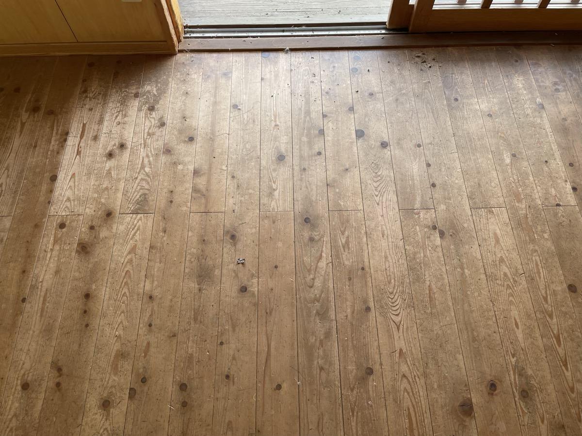 宍粟市山崎町上寺の売買物件/無垢の床。素材を大切にされていたのが伝わります