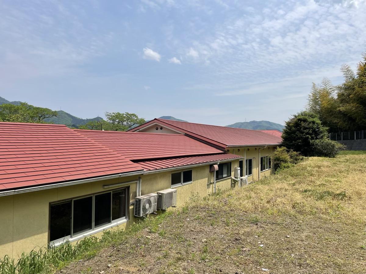 宍粟市山崎町上寺の売買物件/裏側から見た園舎