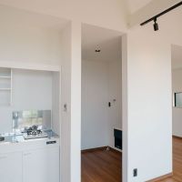 神戸市灘区六甲山町の売買物件/洗面を抜けて、トイレとお風呂の間取り