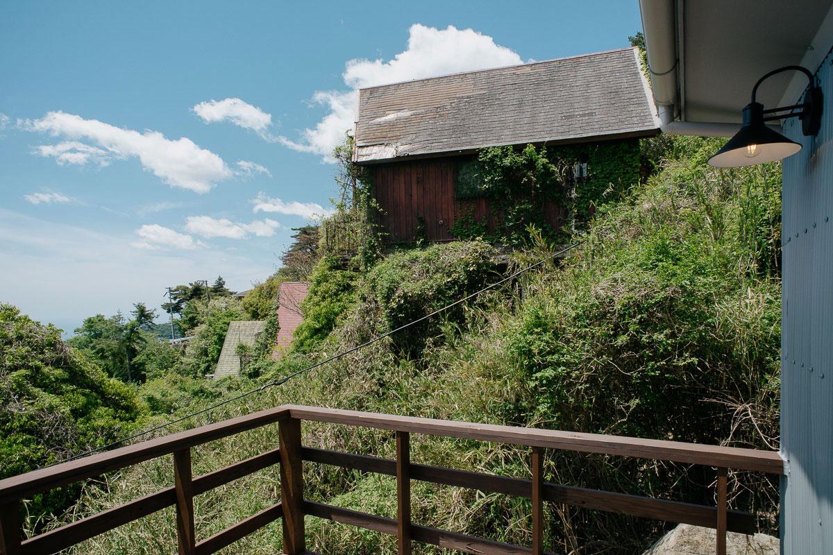 神戸市灘区六甲山町の売買物件/周りにも山の別荘が