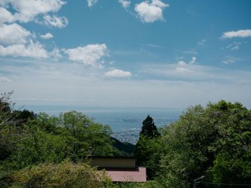神戸市灘区六甲山町の売買物件/ウッドデッキから空へ