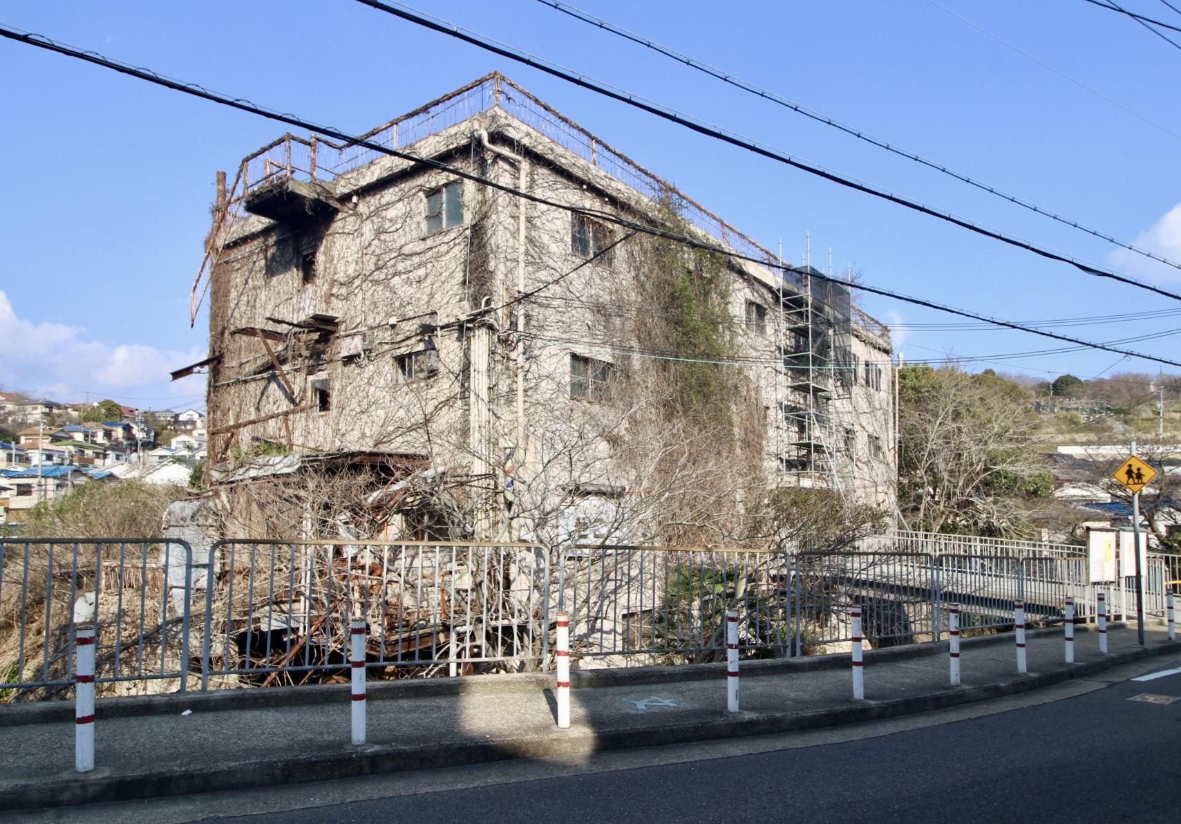 神戸市垂水区塩屋町の売買物件/明らかに異質な存在感を放っています。
