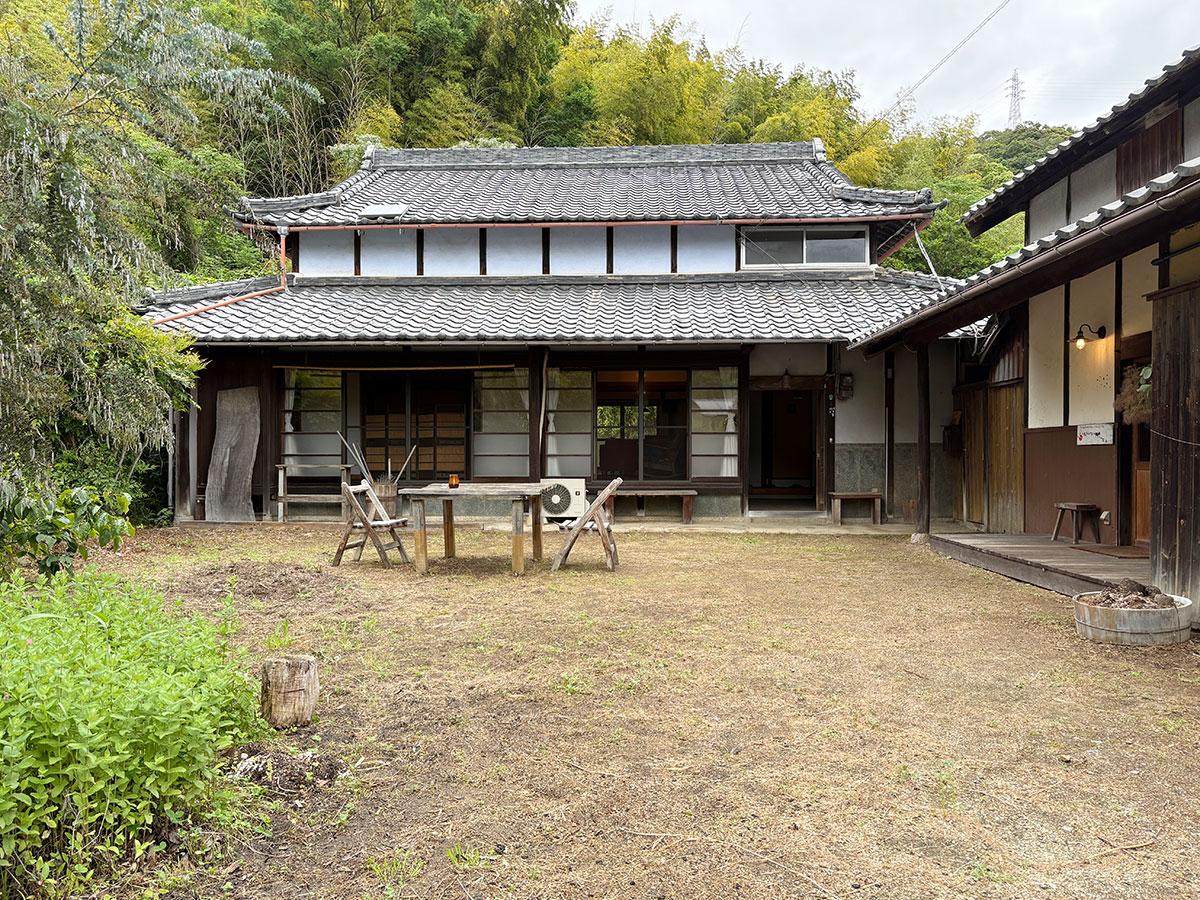 淡路市白山の売買物件/島の山の中に佇む古民家