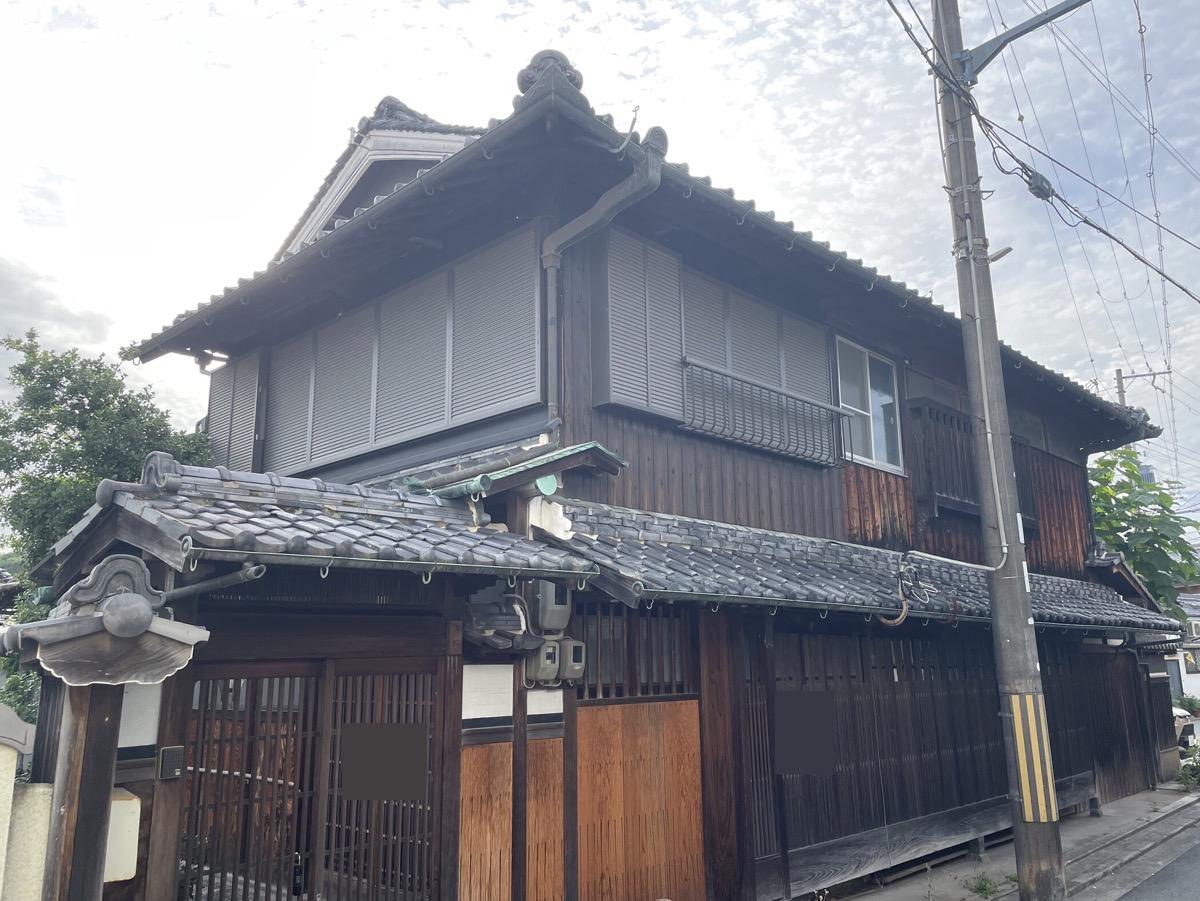 姫路市大塩町の売買物件/外からは中のこの意外性を大仰に感じさせない慎ましい佇まい