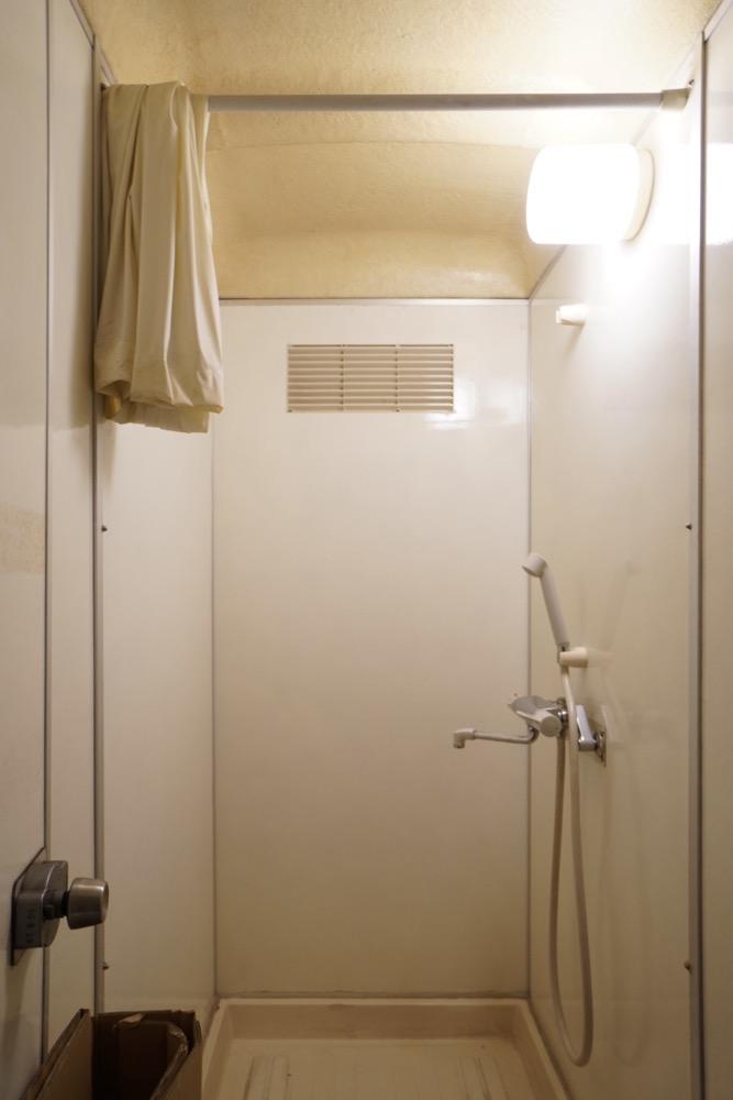 神戸市垂水区塩屋町の売買物件/シャワー室。浴槽はありません。