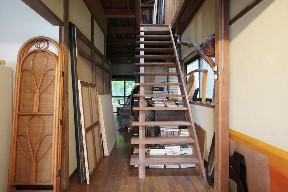 神戸市垂水区塩屋町の売買物件/ちょっと上るのが怖い階段。