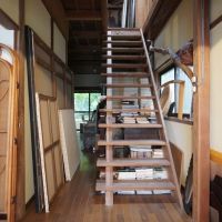 神戸市垂水区塩屋町の売買物件/ちょっと上るのが怖い階段。