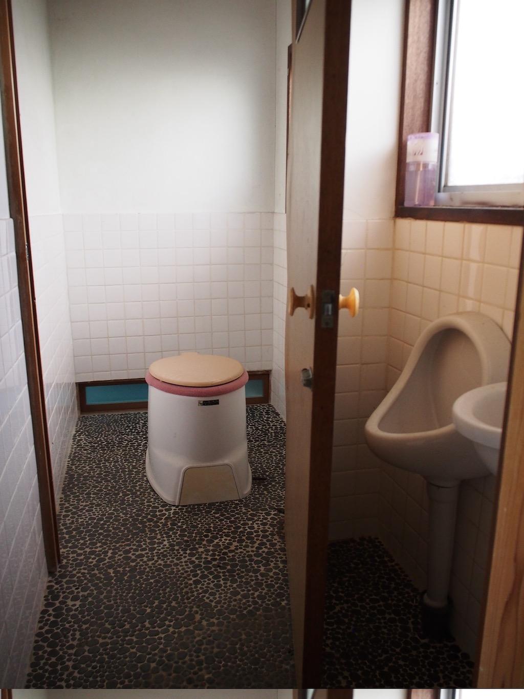 朝来市生野町口銀谷の売買物件/トイレ現在は汲み取りです
