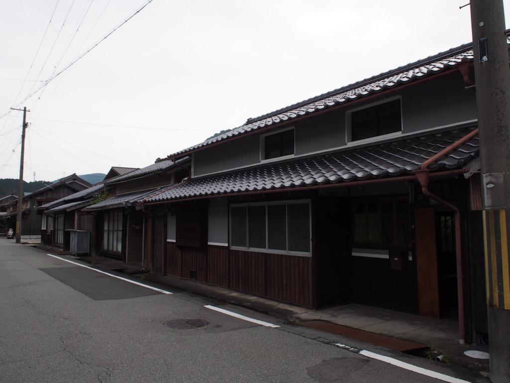 朝来市生野町口銀谷の売買物件/通りに面した姿はまさに町屋