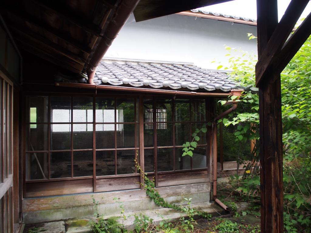 朝来市生野町口銀谷の売買物件/この木製の建具をいかしたい