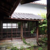 朝来市生野町口銀谷の売買物件/この木製の建具をいかしたい