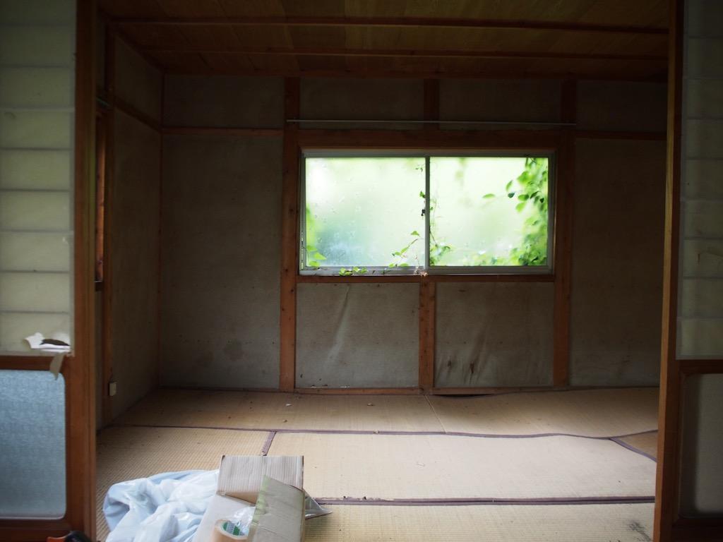 朝来市生野町口銀谷の売買物件/和室は床の状態が悪いです