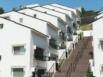 西宮市高座町の売買物件/駆け上って、タウンハウス