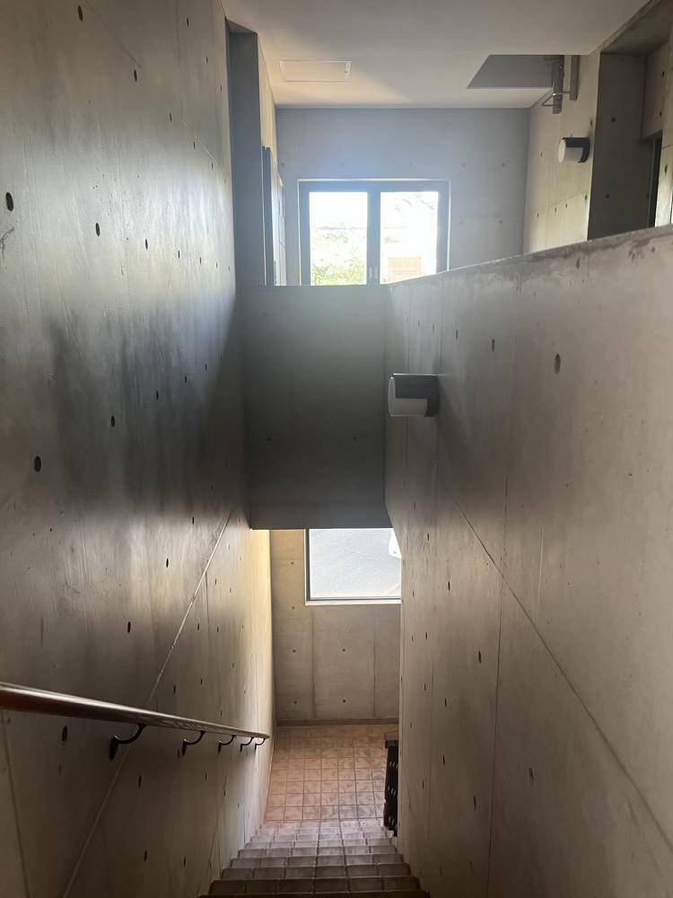 西宮市石刎町の賃貸物件/洗練されたデザインの共用部。
